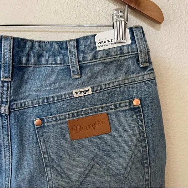 Wrangler Wild West 603 High Rise Straight Ripped Knee Jeans NEW 29 x 28 - Image 8