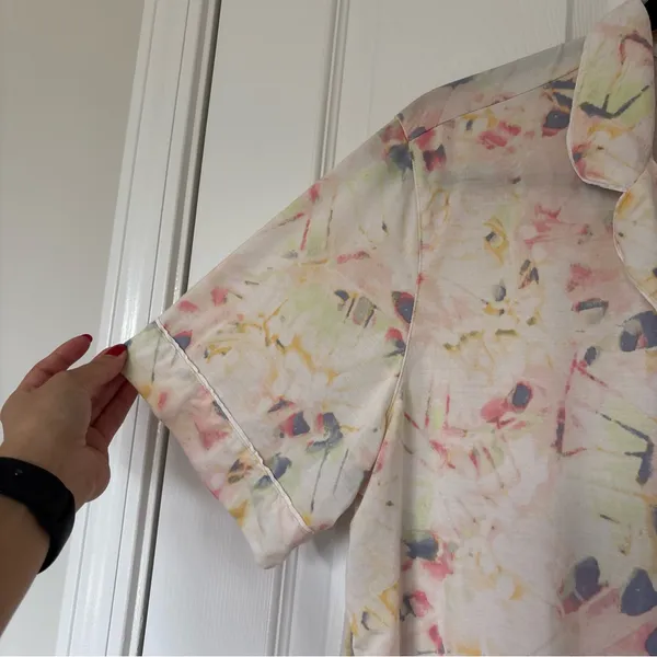 Victoria's Secret Short Sleeve Button Up Pajama Shirt Size Large - Image 2