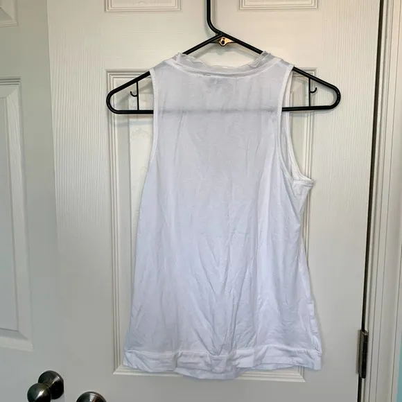 Banana Republic Women's Size XS White Scoop Neck‎ Tank Top - Image 4