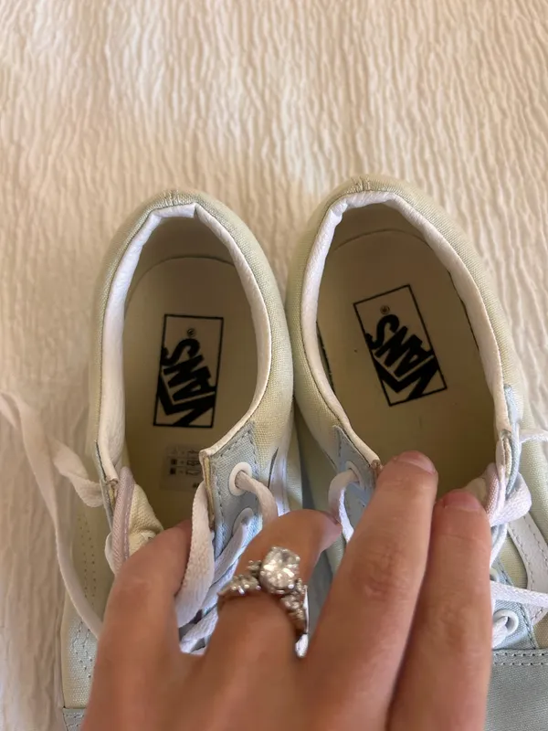 vans  - Image 4