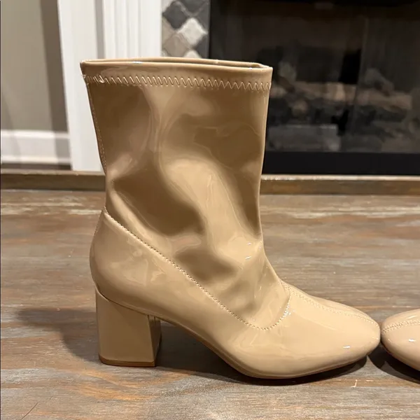 Journee Collection Reice Square Toe Block Heel Bootie Tan Size‎ 6.5 NWOB - Image 4