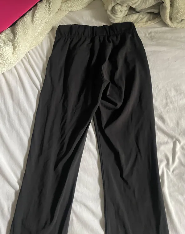 Lululemon Joggers - Image 4