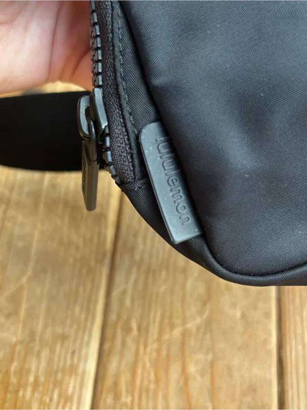 Lululemon Black Everywhere Belt Bag - Image 3