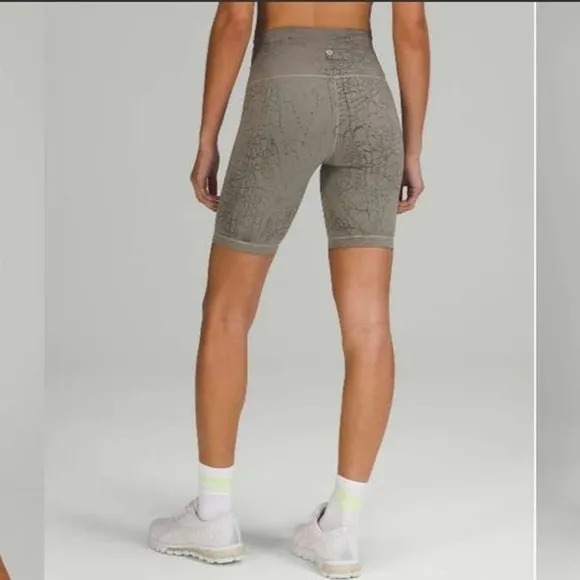 Lululemon Wunder Train High-Rise Short 8" Thread‎ Dye Rover Black - Image 2
