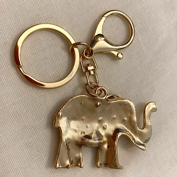 Remember This Elephant Keychain with Crystals Gold - Image 2