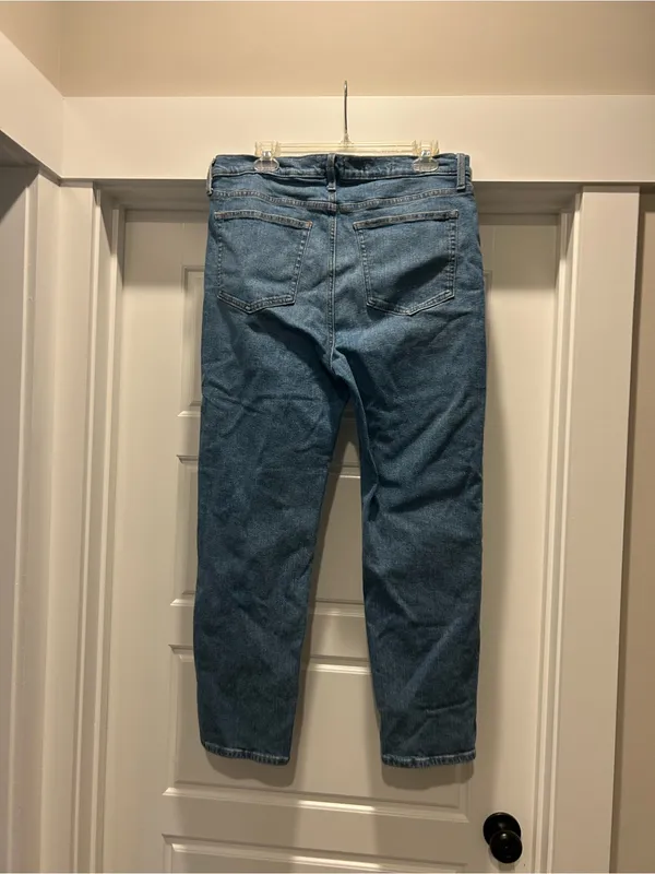 Universal Thread Straight-Leg Mid Wash Blue Jeans Button Fly Size 14 - Image 4