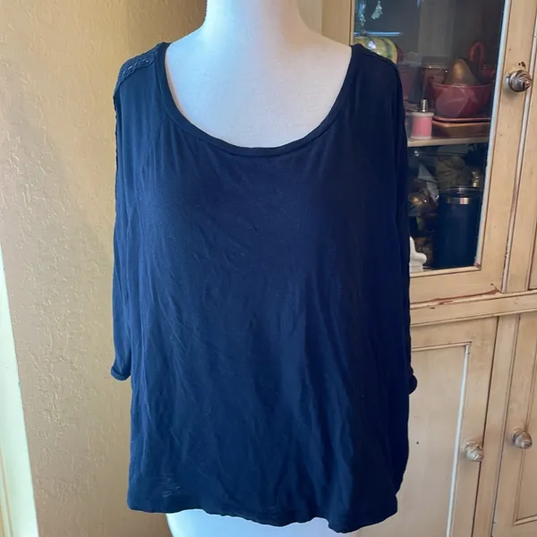 Old Navy 2 tops Medium - Image 7