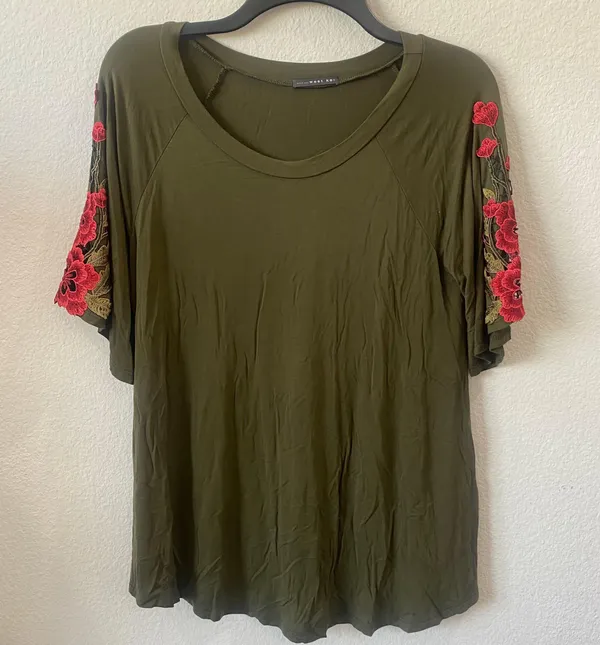 West Kei Rose Applique Top Size S - Image 2