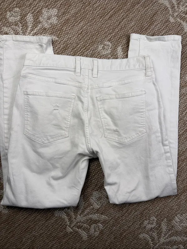 Banana Republic White Skinny Jeans with Distressed Details - Image 3