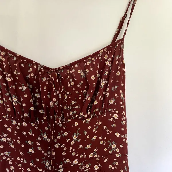 Floral summer sundress maroon red white flowers women's‎ size small midi straps - Image 2