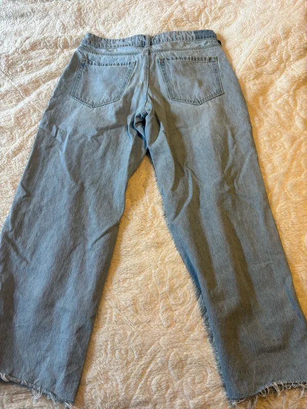Hollister Low-Rise Baggy Jeans - Image 2