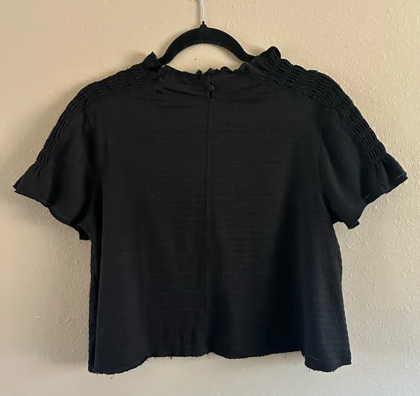 Free People Black Cropped Smocked Short Sleeve Top Blouse - Size Medium - Image 3