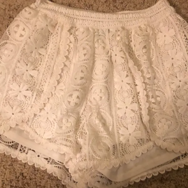 NWT astr white lace shorts - Image 2