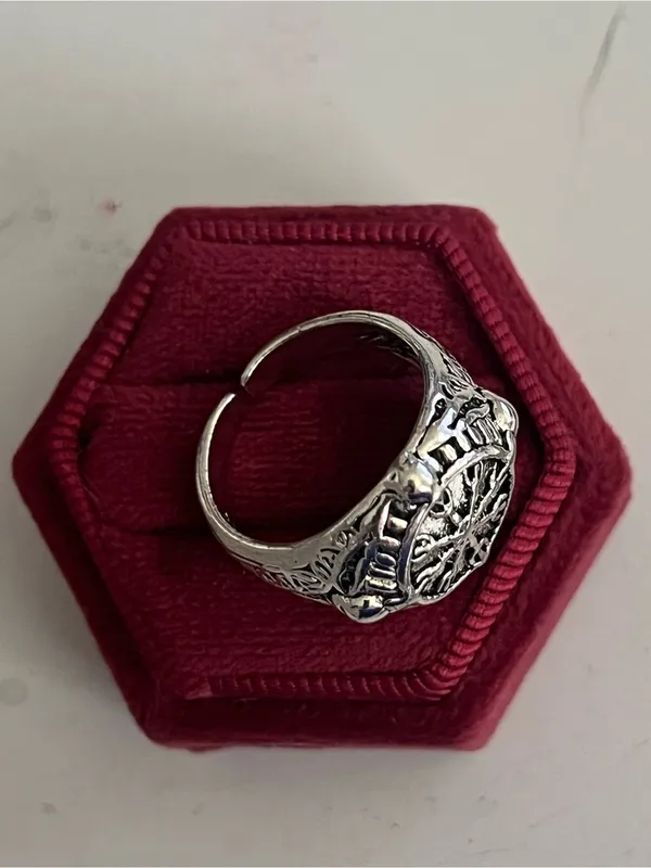 Antique Design Stainless Steel Silver Embellished Ring Size 7 - Image 2