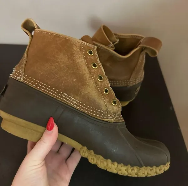 L. L. Bean Women's 6" Bean Boots Size 7 Wide - Image 8