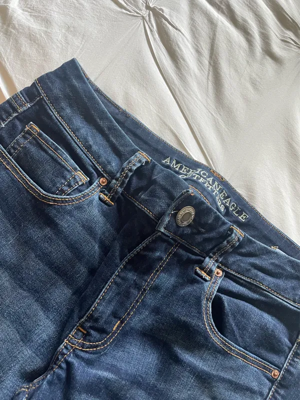 ⚠️SOLD⚠️American eagle jeans - Image 2