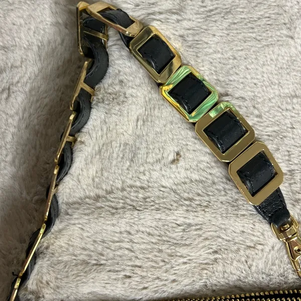 Tory Burch Black and Gold Clutch with Leather Finish and Zipper Closure - Image 4