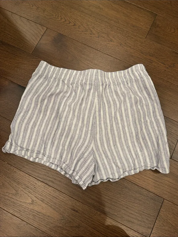 Old Navy Blue and White Striped Casual Women's Shorts Large - C73-012 - Image 6