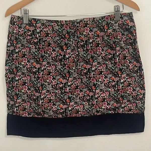 BDG floral cotton mini skirt. Size 12. - Image 2