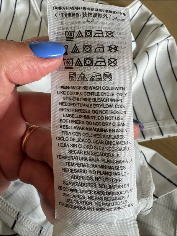 Nike MLB New York Yankees Juan Soto women’s jersey white blue pinstripe small - Image 4