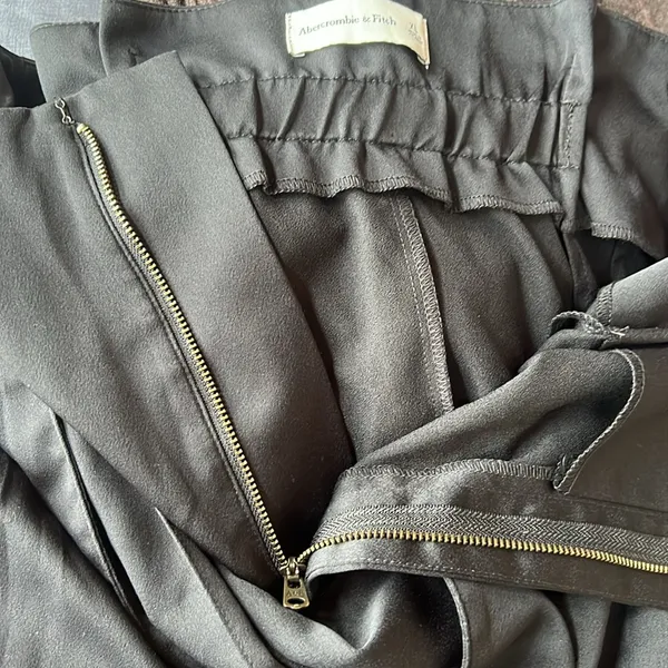 Abercrombie & Fitch high waisted dress pants with attached satin belt tie - Image 7
