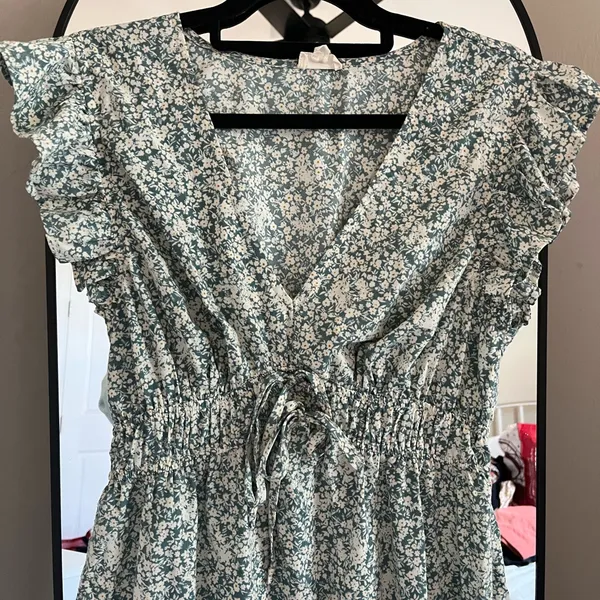 Hem & Thread Floral Maxi Dress in Green and White - Image 2