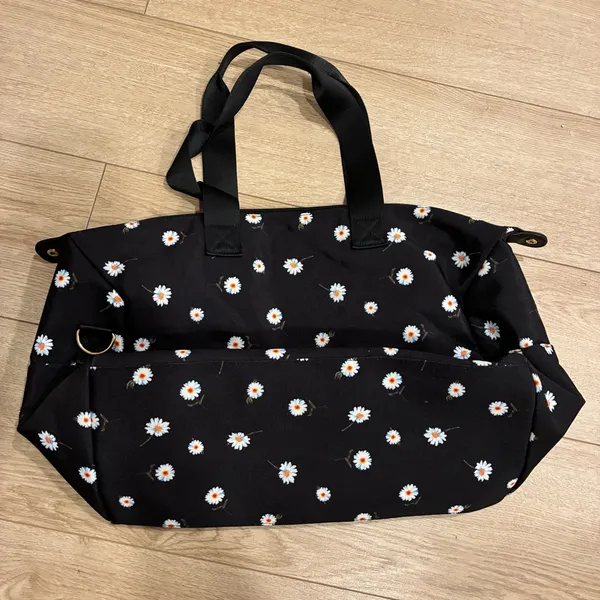 Alice + Olivia Women’s Daisy Print Duffel Weekender Bag - Image 3