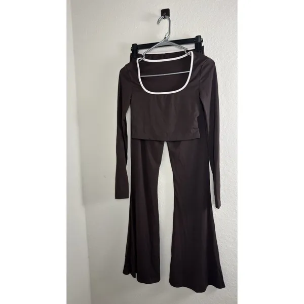 Women's 2 Piece Lounge Set Brown Size S Crop Top Flare Pants White Trim Y2K - Image 2
