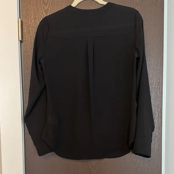 Express Women's Elegant Black V-Neck Blouse - Image 4