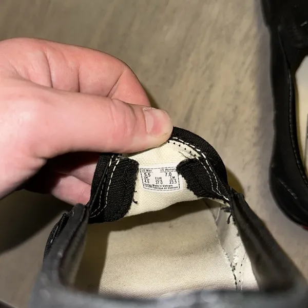 Vans - Image 3