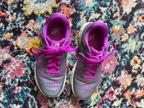 New Balance 775 Lace Up Running Sneakers Womens 7 Pink Gray - Image 2