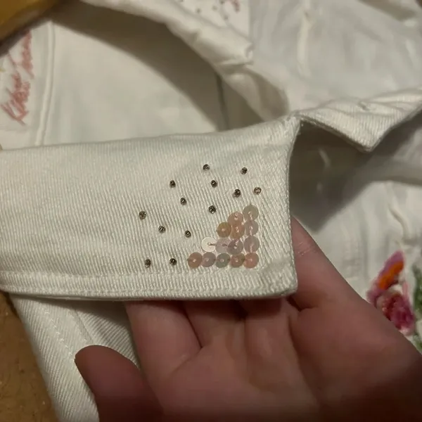 Kikit Jeans Jacket Womens Size Small White Floral Embroidered Cropped Denim - Image 2