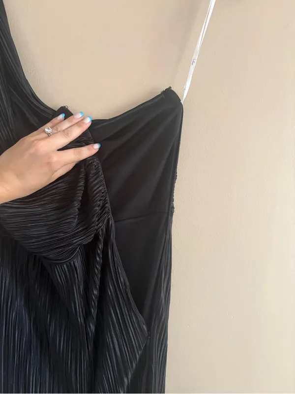 Lulus Lulus Poised Performance Black Plisse One-Shoulder Maxi Dress Size Small - Image 9