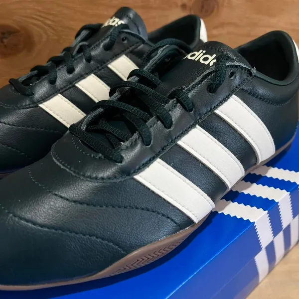 Adidas Women's Black and Navy Trainers - Image 2