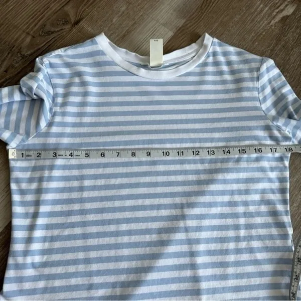 H&M women’s stripped long sleeve tee size large - Image 6