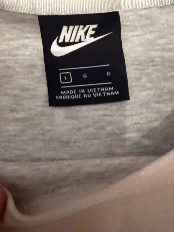 Nike Tech Fleece Pullover Sweatshirt - Image 3