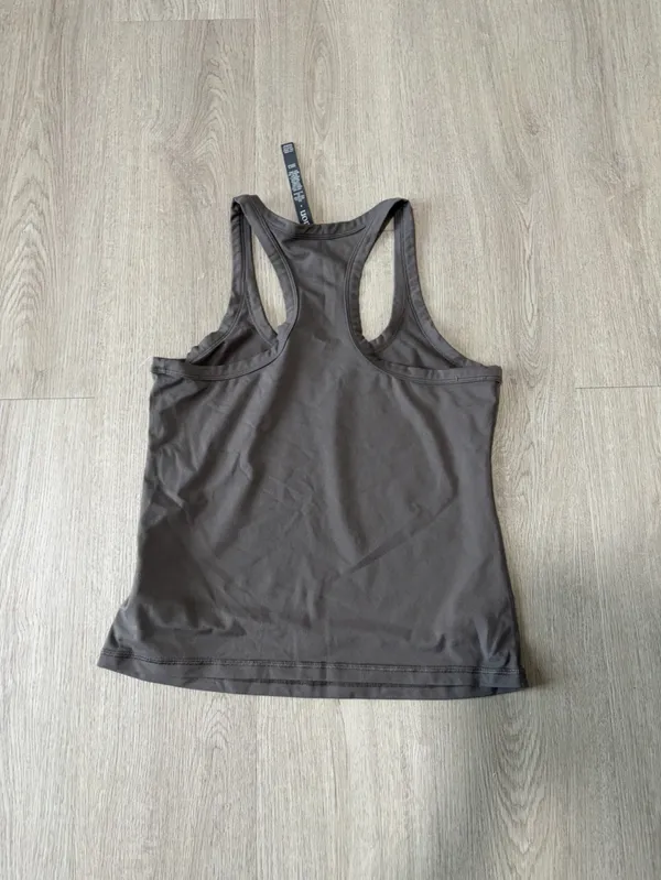 Vuori Lux Razorback Tank - Image 4