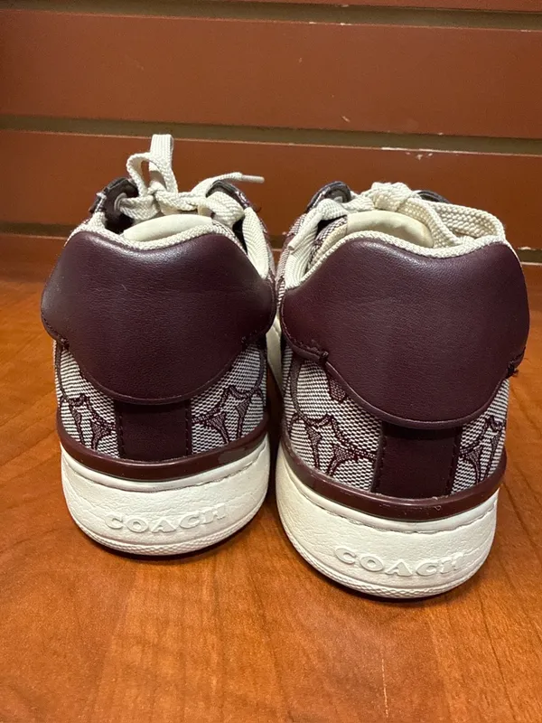 Coach G4967 Clip Low Top Sneakers Burgundy Signature C Size 8B - Image 5