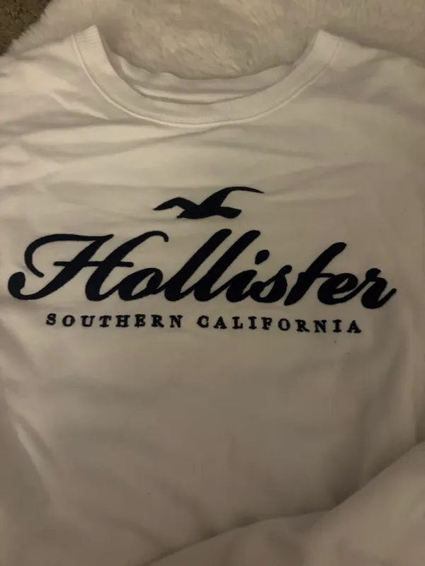 white and navy sweatshirt - Image 2