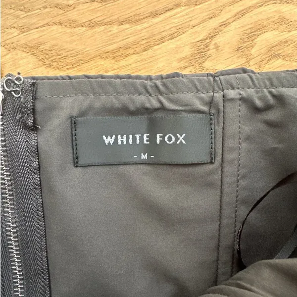 White Fox Boutique - Strapless Cropped Bustier Top in Black - Image 2