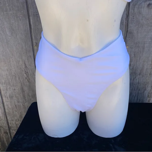 White Two Piece Padded Triangle Knot Front Top Bikini Set Size Medium - Image 5