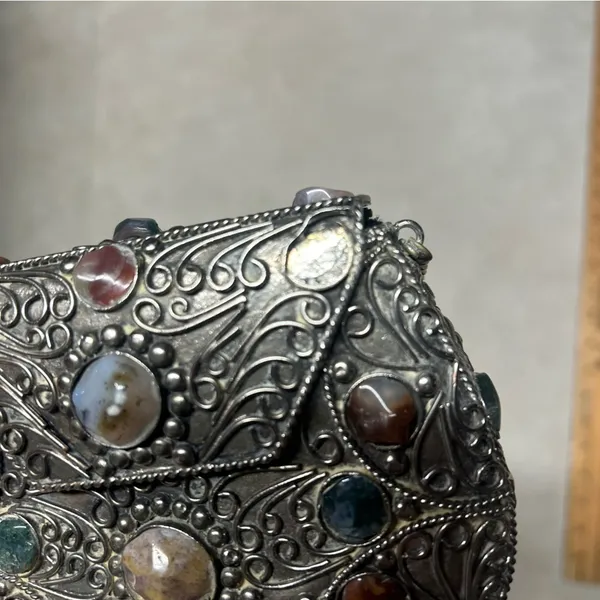 Vintage Sajai Metal Purse with Multicolor Agate Stones and Silver Chain Strap - Image 5