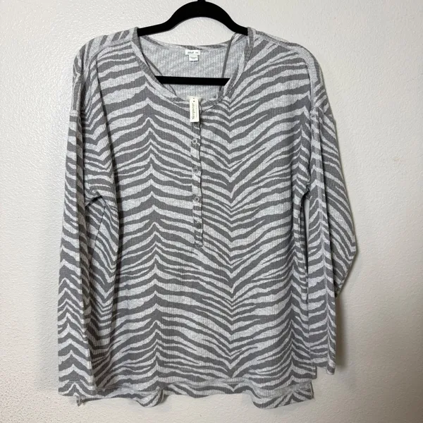 Aerie‎ Zebra Print Henley Long Sleeve Top Womens M Gray White Waffle Knit - Image 2