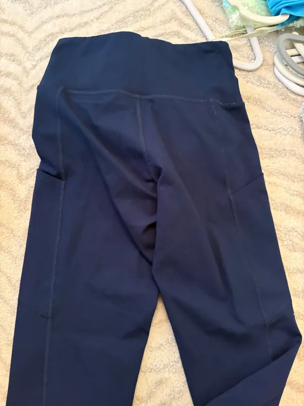 Black and a Navy American Eagle leggings - Image 3