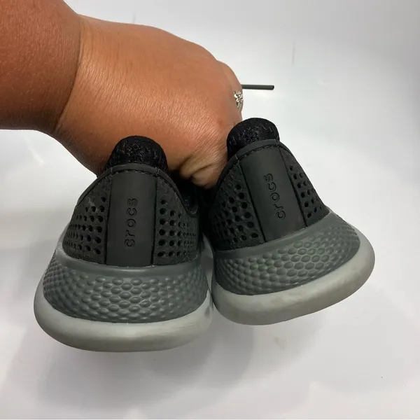 Crocs literide 360 black sneakers‎ size 8 - Image 5