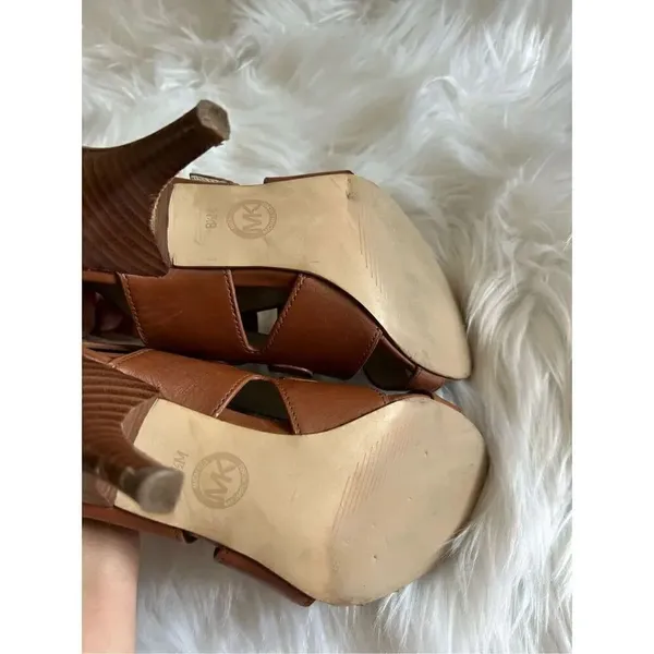 Michael kors brown leather strapped heels size 8.5 - Image 5