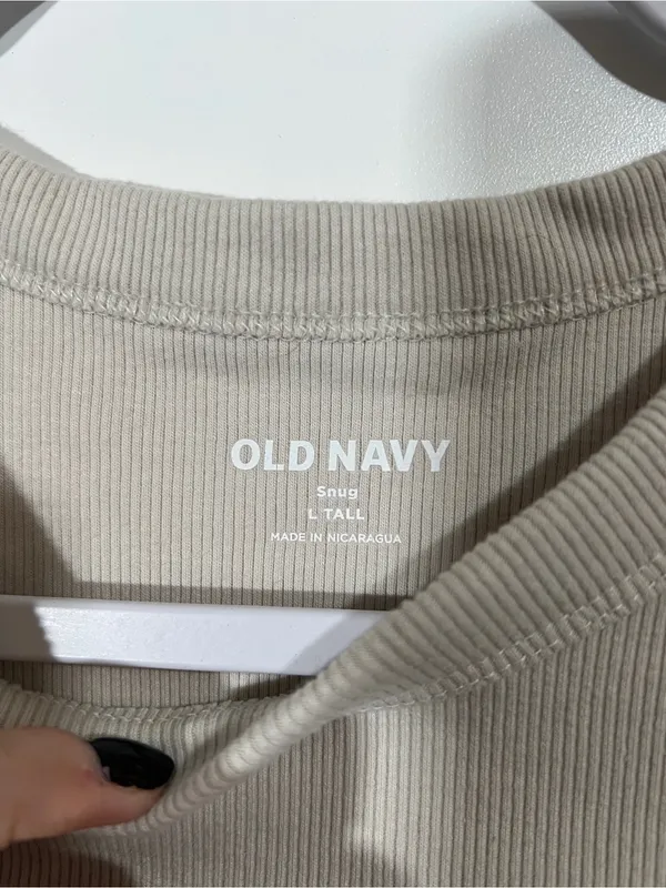 Old Navy Snug Crop T-shirt in Wish Bone Size Large Tall Ribbed - Image 2