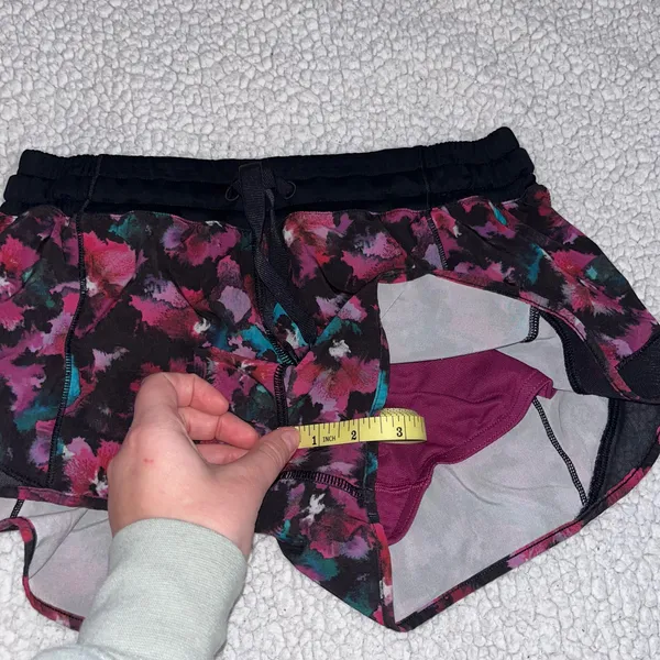 Lululemon Hotty Hot Shorts - Image 11