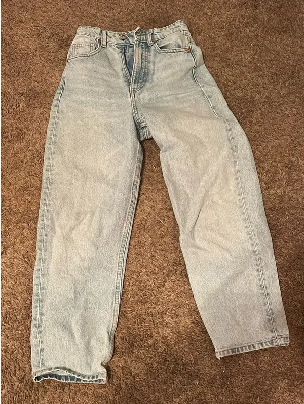 ZARA Jeans Mom Light Wash Denim - Image 2