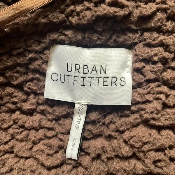Urban Outfitters oversize teddy bear coat. Size XS. - Image 4